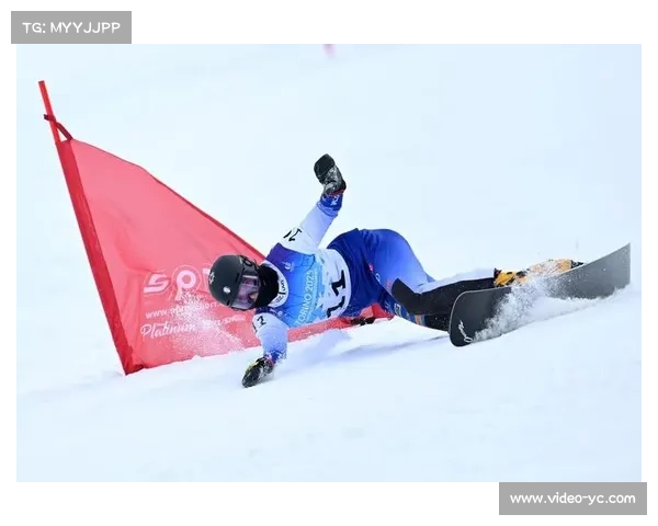 40岁奥地利单板滑雪老将本杰明·卡尔卫冕后的激情庆祝:脱衣仰倒雪中